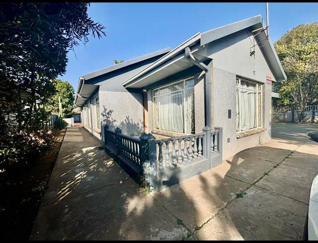 4 BEDROOM HOUSE FOR SALE IN VANDERBIJLPARK SE 6